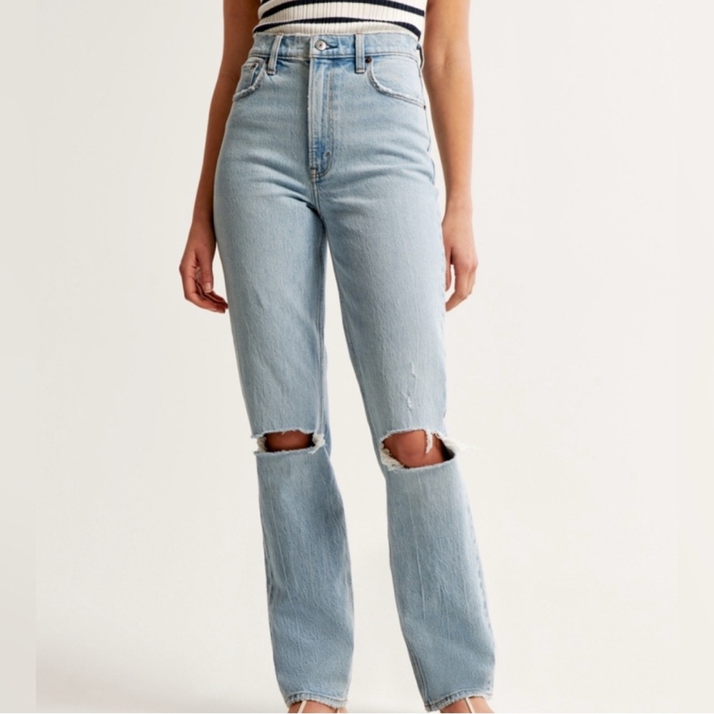 Abercrombie Ultra High Rise 90’s Straight Jean BNWOT